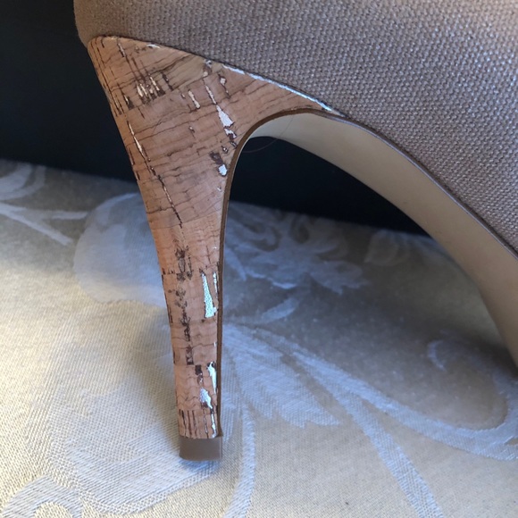 Tahari Sophia heels. 8.5M. Excellent condition. - Picture 3 of 10